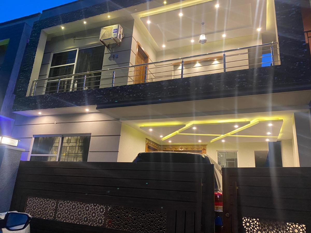 Luxury Guest House In Bahria Town Равалпинди Екстериор снимка