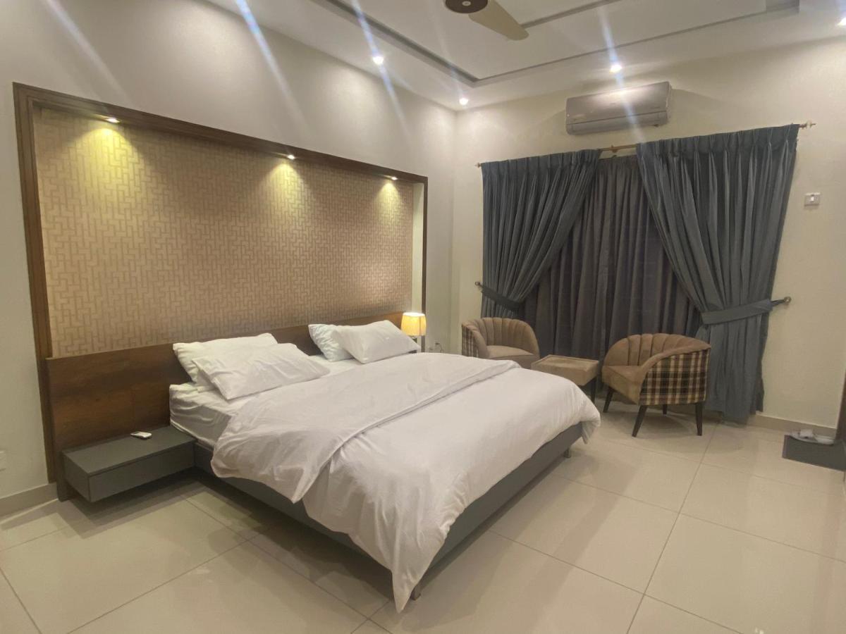 Luxury Guest House In Bahria Town Равалпинди Екстериор снимка