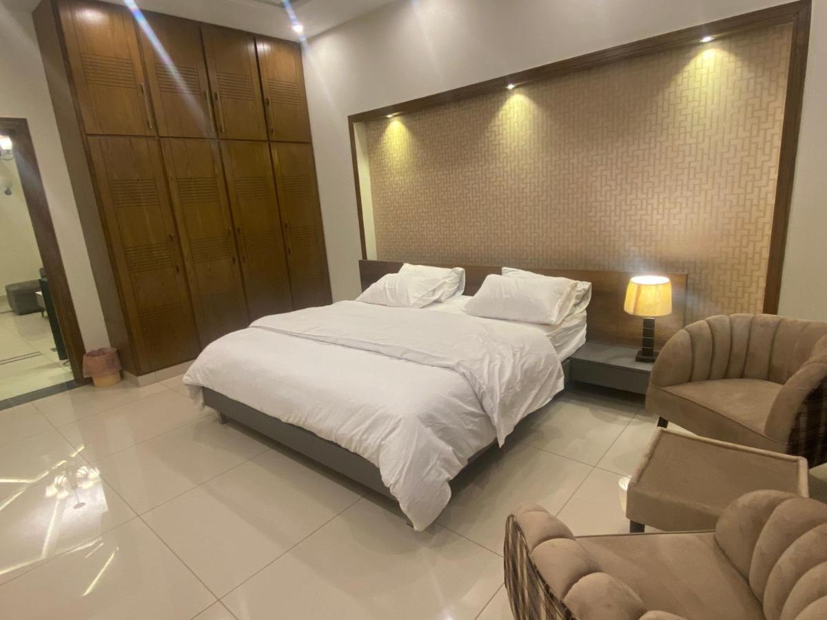 Luxury Guest House In Bahria Town Равалпинди Екстериор снимка