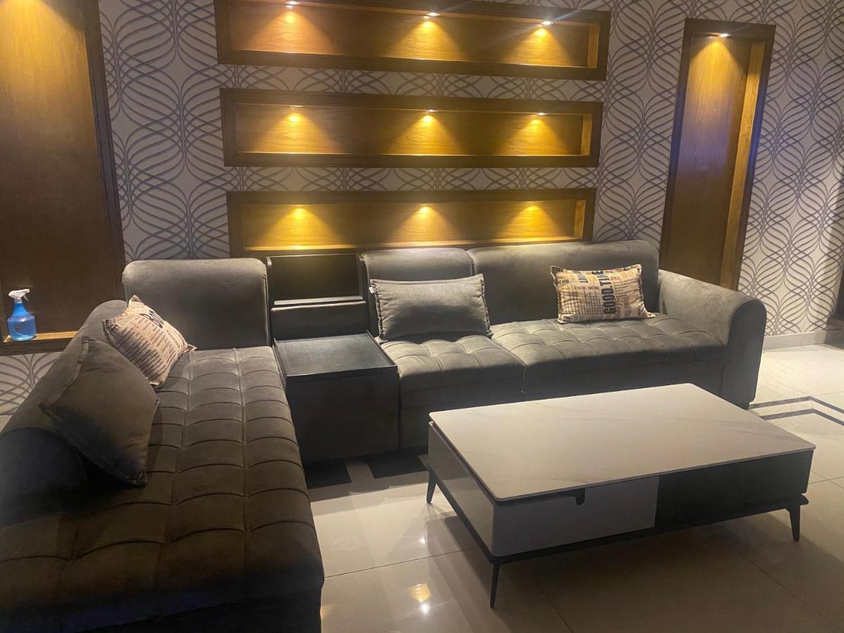 Luxury Guest House In Bahria Town Равалпинди Екстериор снимка
