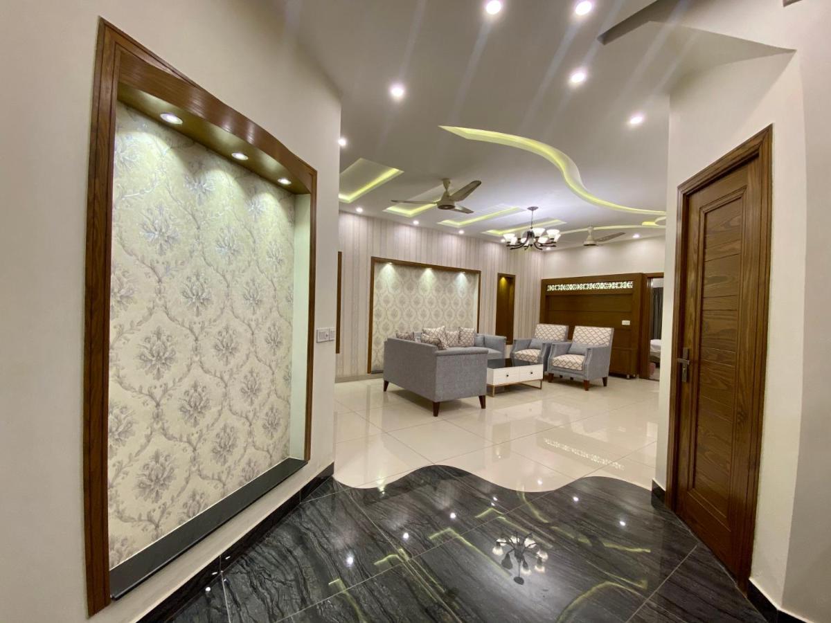 Luxury Guest House In Bahria Town Равалпинди Екстериор снимка