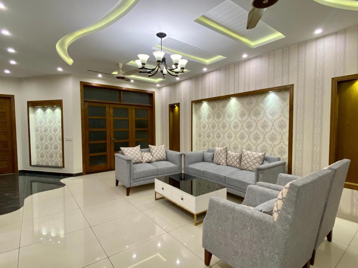 Luxury Guest House In Bahria Town Равалпинди Екстериор снимка