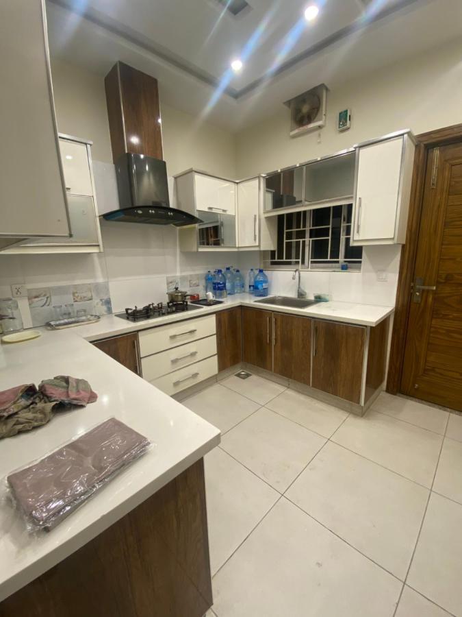 Luxury Guest House In Bahria Town Равалпинди Екстериор снимка