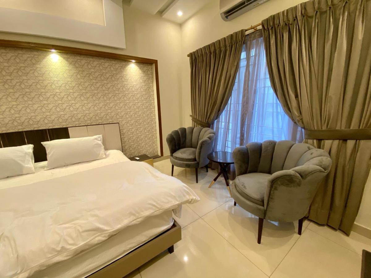 Luxury Guest House In Bahria Town Равалпинди Екстериор снимка