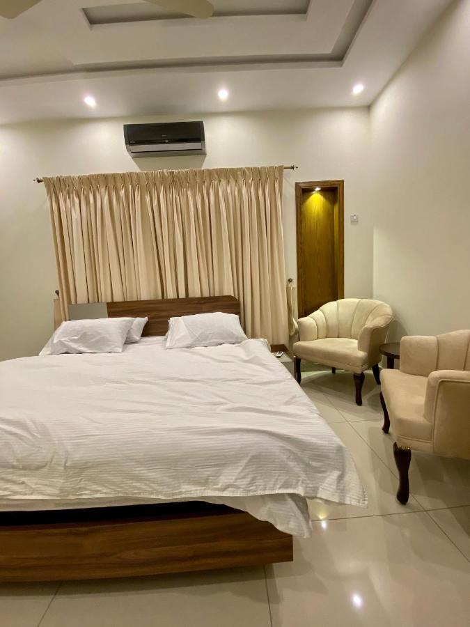 Luxury Guest House In Bahria Town Равалпинди Екстериор снимка